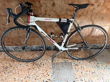 Bici da corsa FRW total carbon
