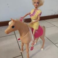 cavallo che cammina di barbie 