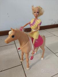 cavallo che cammina di barbie 