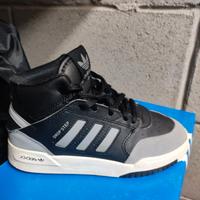 Scarpa nera Adidas 33