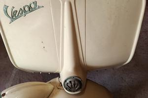 Vespa faro basso vn1