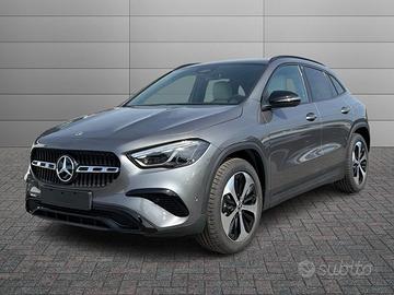 MERCEDES-BENZ GLA 180 d
