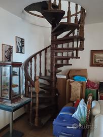 scala in legno massiccio a