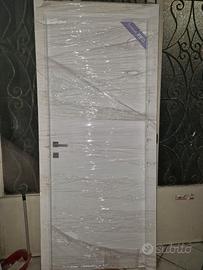 Porta interna battente bianca + maniglia