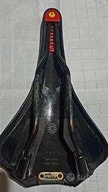 Sella  per  bici da corsa Ferrari Made in Italy 