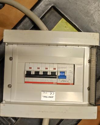 materiale elettrico 