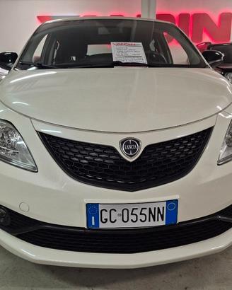 Lancia Ypsilon 1.0 FireFly 5 porte S&S Hybrid Ecoc
