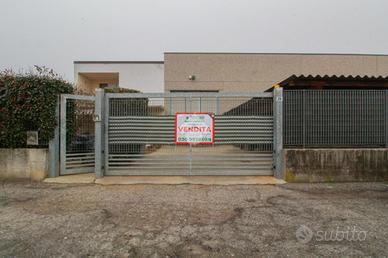 CAPANNONE A QUINZANO D'OGLIO
