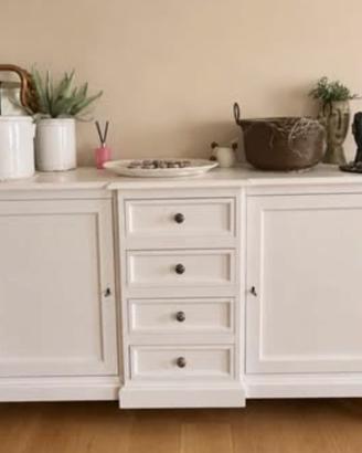 Madia-Credenza
