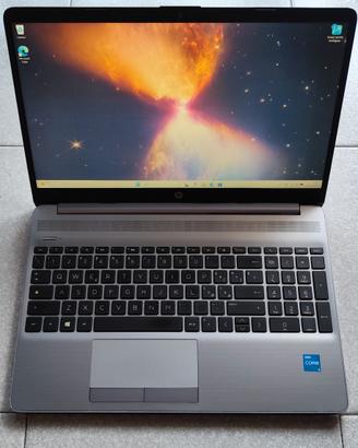 PC portatile HP 250 G8
