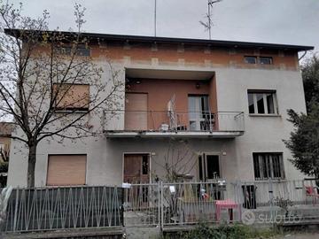 Immobile in asta di 288 m² con 4 locali e box auto