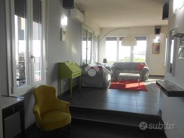 5 LOCALI A COMACCHIO