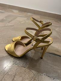 Scarpe oro con tacco