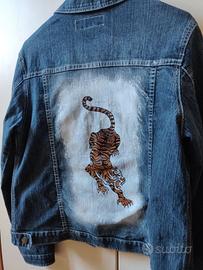 Giacca di jeans dipinta a mano