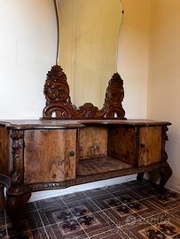 Specchiera con mobile in legno antico intalgiato