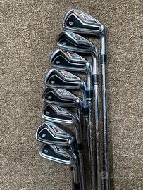 Set di ferri da golf Taylor Made R9