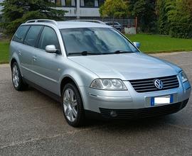 VOLKSWAGEN Passat 5ª serie - 2001