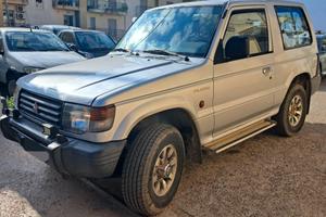 Mitsubishi pajero 2.5 Cc , 4x4, diesel.