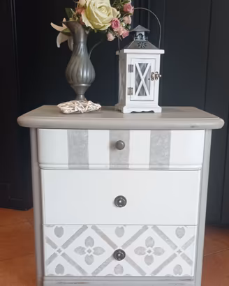 comodino shabby chic 