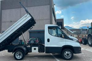 Iveco Daily 35-140 ribalt trilaterale 2023 Er