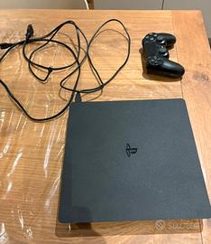 PlayStation 4 slim con scatola