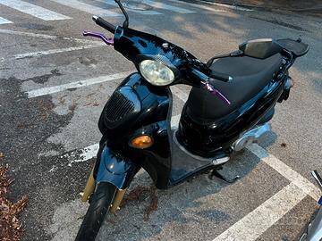 Kymco 125 scooter