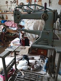 macchina per cucire necchi