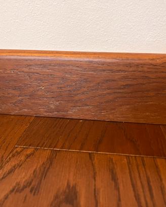 battiscopa in legno rovere cuoio