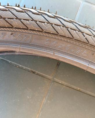 2 gomme per bici 