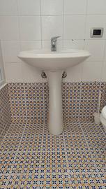 lavandino con colonna 