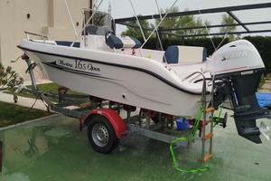 barca open con motore e carrello 