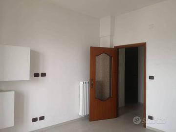 Appartamento di 100 m² con 4 locali a Pomigliano d