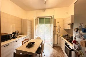 4 LOCALI A GENOVA