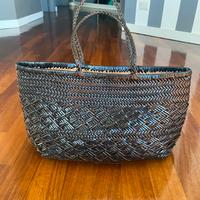 Borsa intrecciata in vera pelle marrone