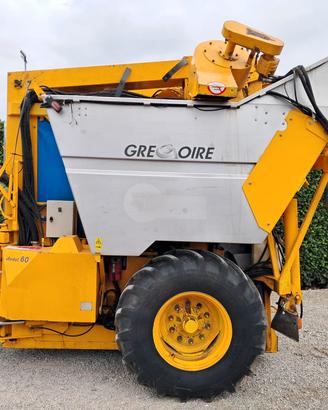 Vendemmiatrice trainata usata Gregoire G60