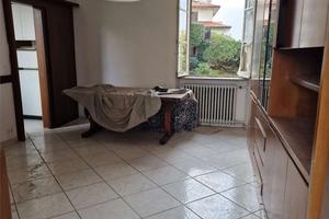 CANTU' centro vendiamo TRILOCALE con box