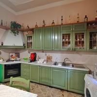 Cucina componibile con tavolo e 6 sedie