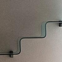 Mensola a scala-zig zag in vetro