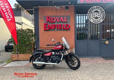 Royal Enfield Meteor 350 Supernova red del 2025