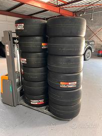 Gomme slick pista