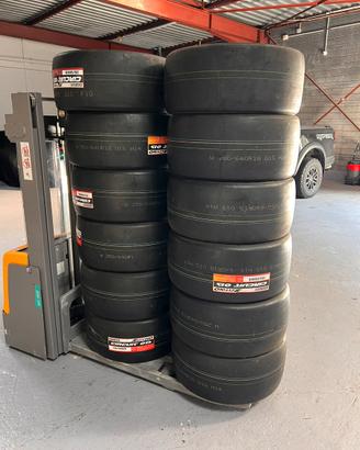Gomme slick pista
