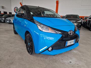 Toyota Aygo 1.0 VVT-i 69 CV 5 porte x-cool