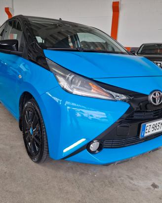 Toyota Aygo 1.0 VVT-i 69 CV 5 porte x-cool