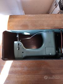 macchina per cucire a pedale Universal