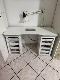Tavolo manicure professionale