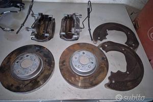 Kit Freni Anteriori 4 Pompanti Per Audi A4 - A5 B9