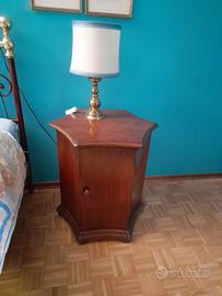comodino base esagonale color noce stile classico