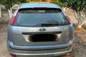 FOCUS II SERIE 1600cc 90cv TDCi con gancio traino