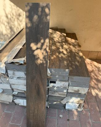 Pavimento in grès (35mq) effetto legno Noce