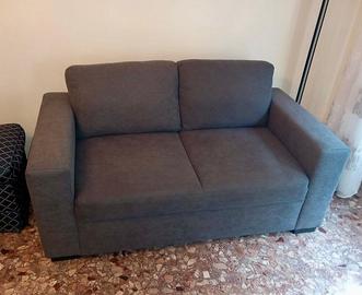 Divano liberty mai usato